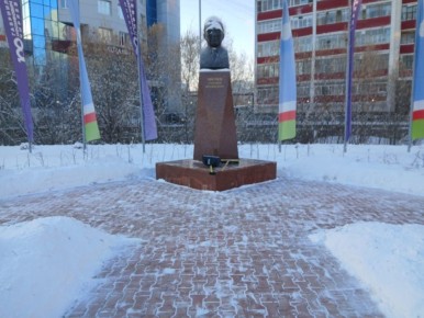 В Губинском округе наши муниципальные дворники – настоящие герои зимы! Каждый день они самоотверженно расчищают снег с улиц, превращая скользкие тропинки в безопасные и уютные дорожки