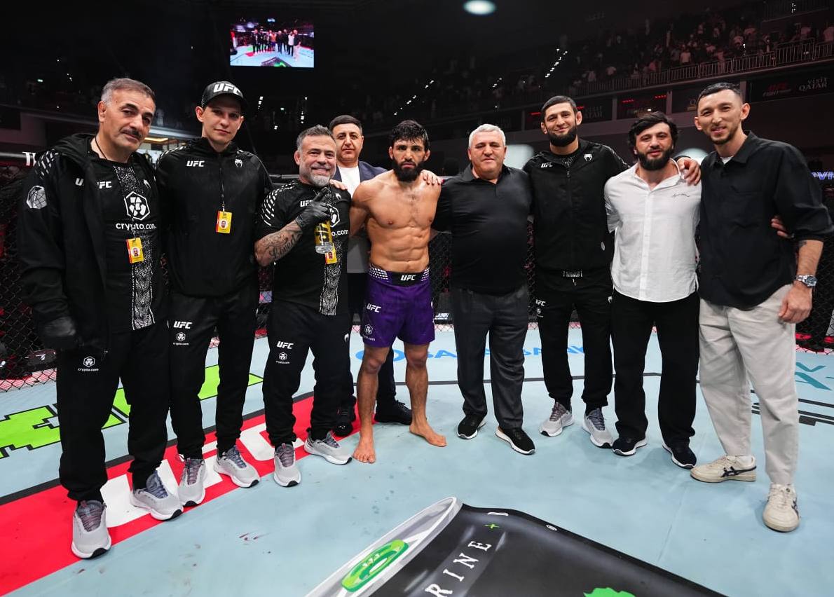 Арман Царукян победил Хукера в главном бою на турнире UFC в Катаре