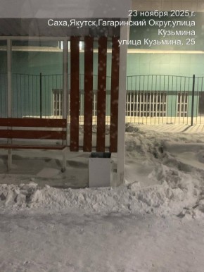 Подрядчиком Управы Гагаринского округа проводятся ежедневные работы по уборке урн