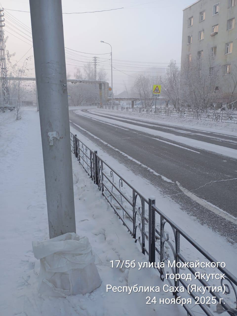Муниципальными дворниками Управы Гагаринского округа проводится ежедневная работа по уборке общественных санитарных точек на территории округа, а так же случайного мусора на общественных пространствах Муниципальными дворниками Управы Гагаринского округа проводится ежедневная работа по уборке общественных санитарных точек на территории округа, а так же случайного мусора на общественных пространствах