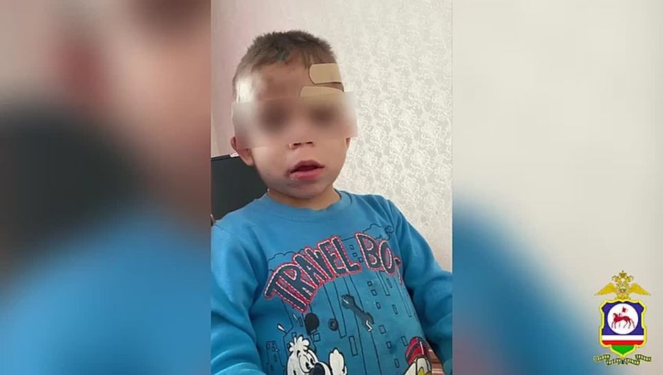 «Мама била, потому что я падал»