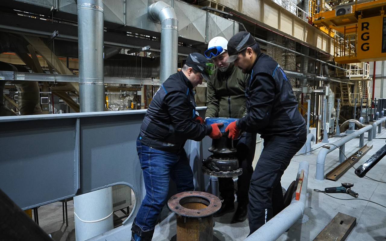 Айсен Николаев: Вместе с помощником Президента России, председателем Морской коллегии Российской Федерации, Николаеми Платоновичем Патрушевым посетили Жатайскую судоверфь Айсен Николаев: Вместе с помощником Президента России, председателем Морской коллегии Российской Федерации, Николаеми Платоновичем Патрушевым посетили Жатайскую судоверфь