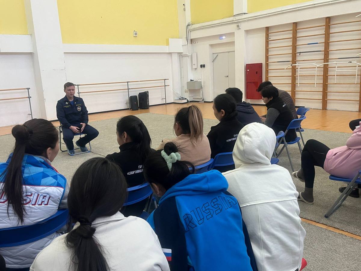 Спасатели провели занятия по оказанию первой помощи с персоналом спортивной школы «Чолбон»