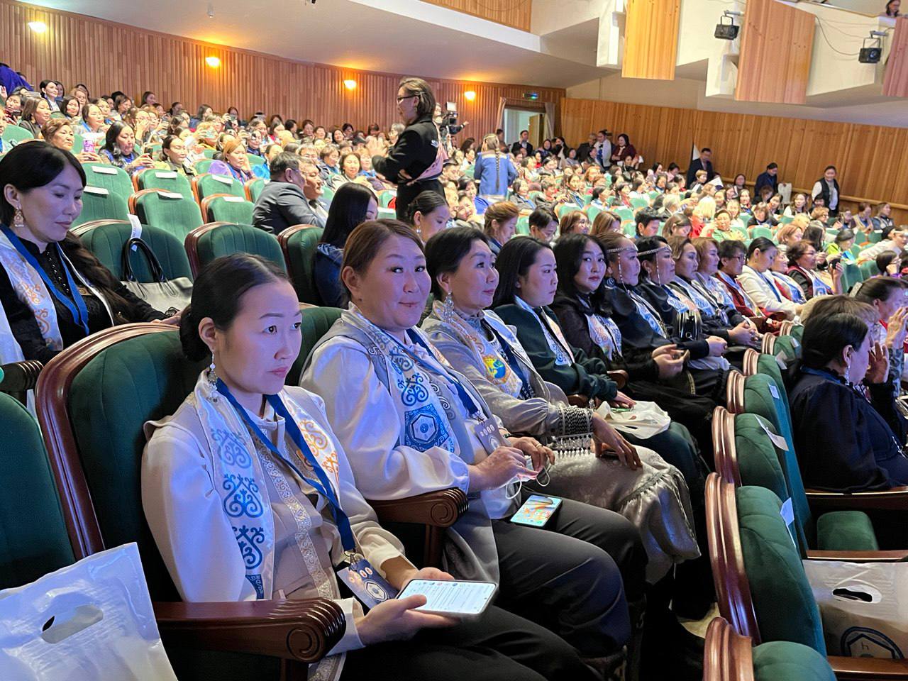 Третий республиканский съезд учителей якутского языка, литературы и культуры начался в Якутске Третий республиканский съезд учителей якутского языка, литературы и культуры начался в Якутске