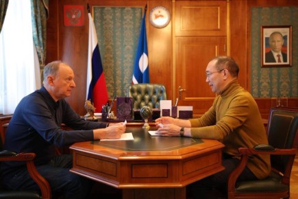 Айсен Николаев: В Якутию прибыл помощник Президента России, председатель Морской коллегии РФ Николай Платонович Патрушев