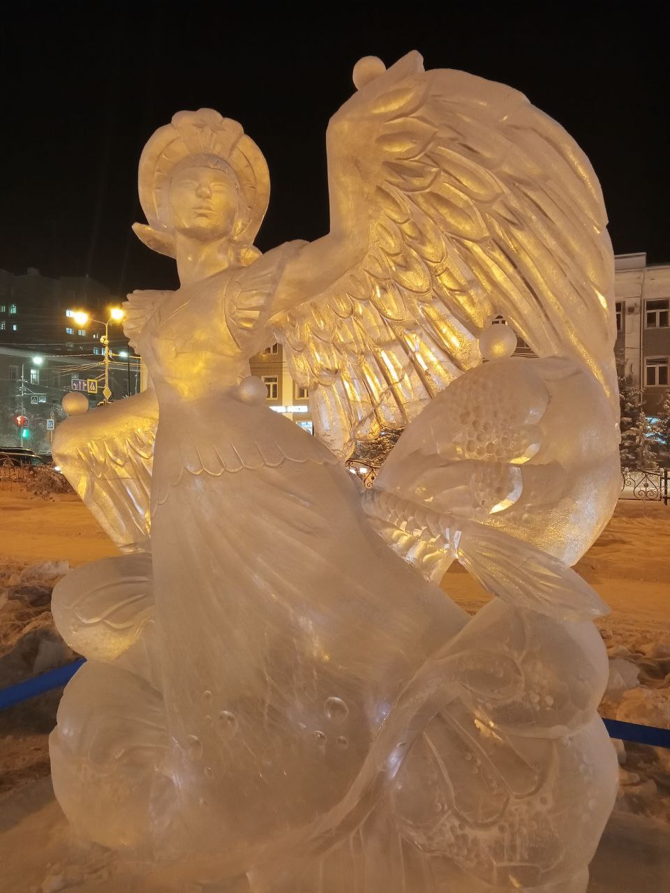 Вечерняя площадь в Якутске Вечерняя площадь в Якутске