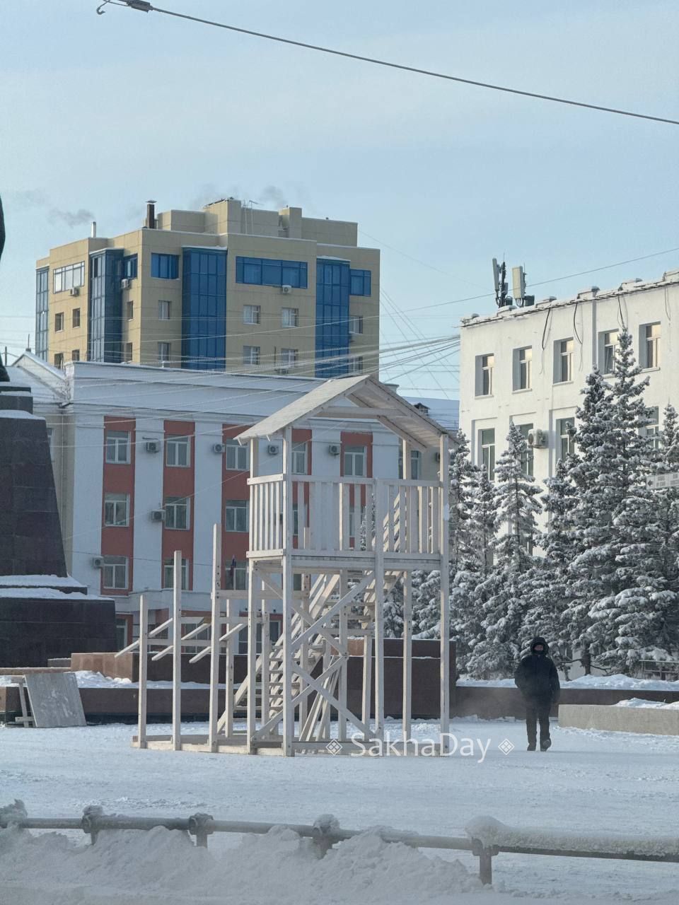 Привезли горку на Ленина. #дляsakhaday Привезли горку на Ленина. #дляsakhaday