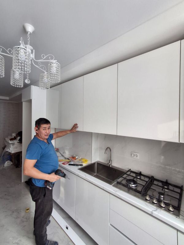 #соцконтракт. . Сделано в Немюгюнцах: история сельского предпринимателя Житель села Ой, глава большого семейства Егор Константинов в2019году создал предприятие по производству корпусной мебели