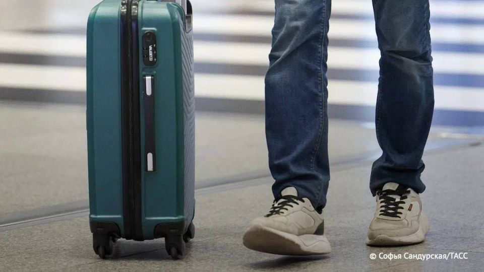 Прилет девяти рейсов задерживается в новосибирском аэропорту Толмачево, следует из данных онлайн-табло