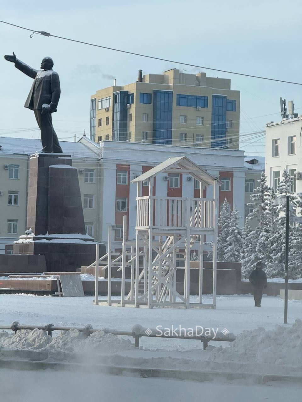 Привезли горку на Ленина. #дляsakhaday Привезли горку на Ленина. #дляsakhaday