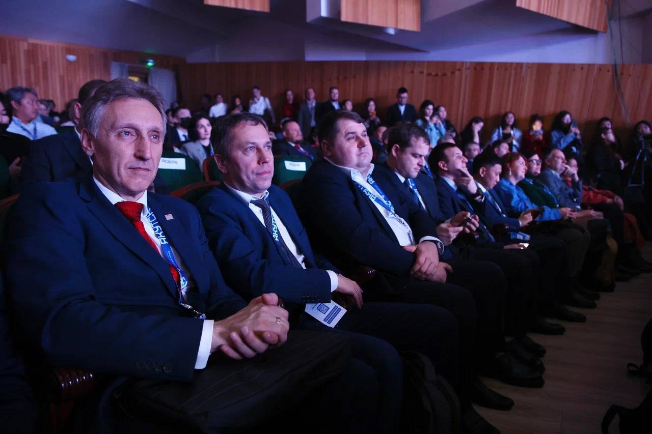 Кирилл Бычков: Связь, которая объединяет будущее: В Якутске стартовал федеральный форум «Цифровой алмаз» Кирилл Бычков: Связь, которая объединяет будущее: В Якутске стартовал федеральный форум «Цифровой алмаз»