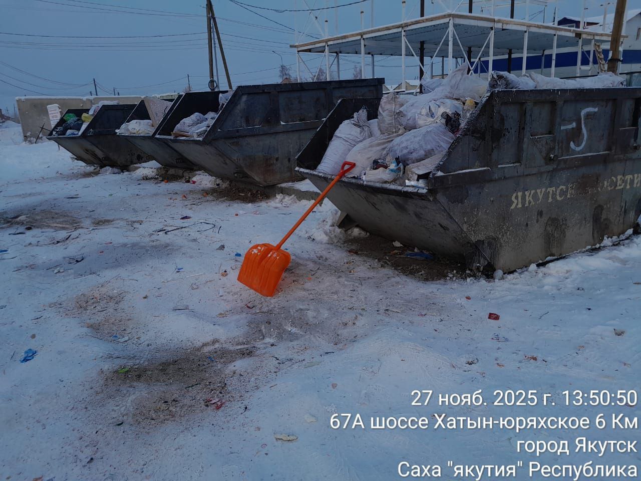 Ежедневная работа муниципальных дворников Ежедневная работа муниципальных дворников