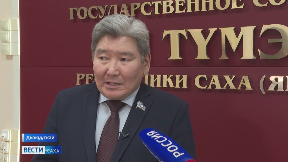 Ил Тмэн дьокутааттара уочараттаах мунньахха кэлэр сыллааы бддьт барылын иккис уонна бтэик ааыыга ылыннылар