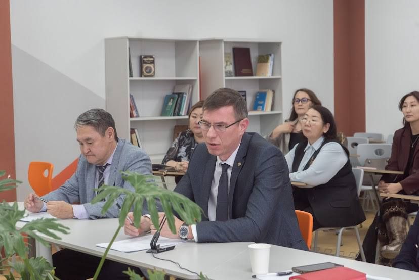 В рамках Городского педагогического форума профильного обучения состоялся важный круглый стол, посвященный развитию и совершенствованию системы медицинских классов