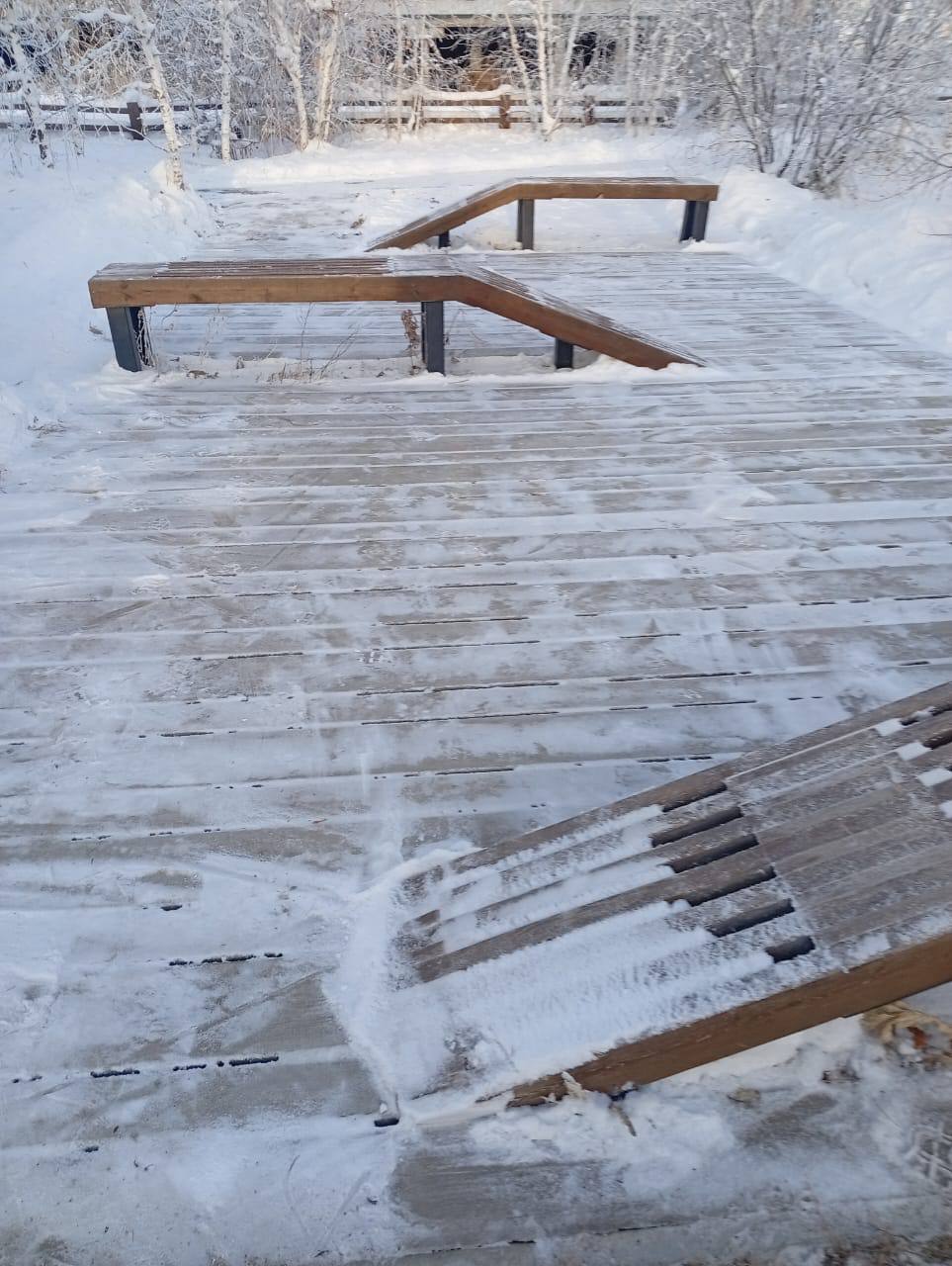 Ежедневная работа муниципальных дворников по уборке снега и мусора на территории Автодорожного округа Ежедневная работа муниципальных дворников по уборке снега и мусора на территории Автодорожного округа