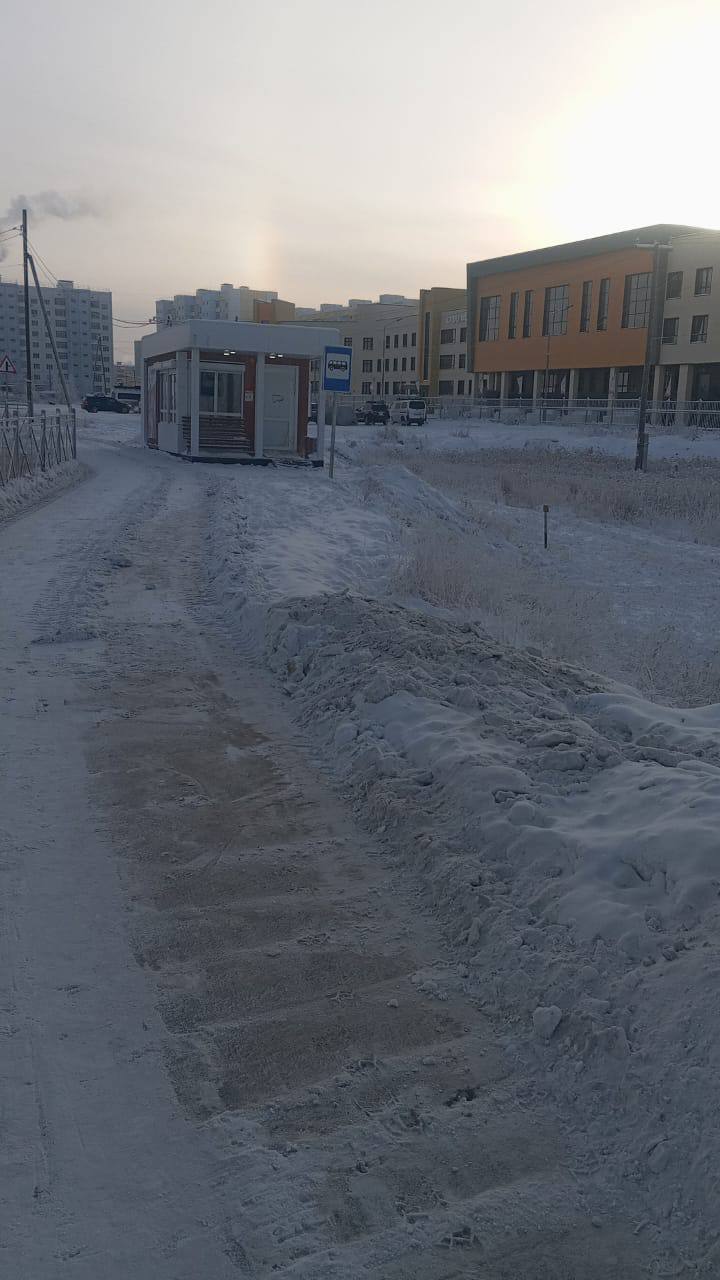 Ежедневная работа муниципальных дворников по уборке снега и мусора на территории Автодорожного округа Ежедневная работа муниципальных дворников по уборке снега и мусора на территории Автодорожного округа