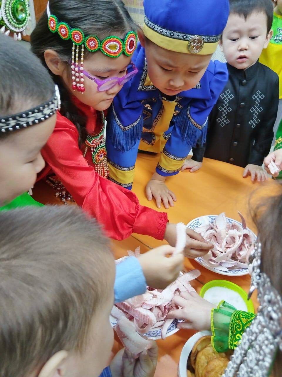 В детском саду Абыйского района завершили месяц Байаная необычным мероприятием В детском саду Абыйского района завершили месяц Байаная необычным мероприятием