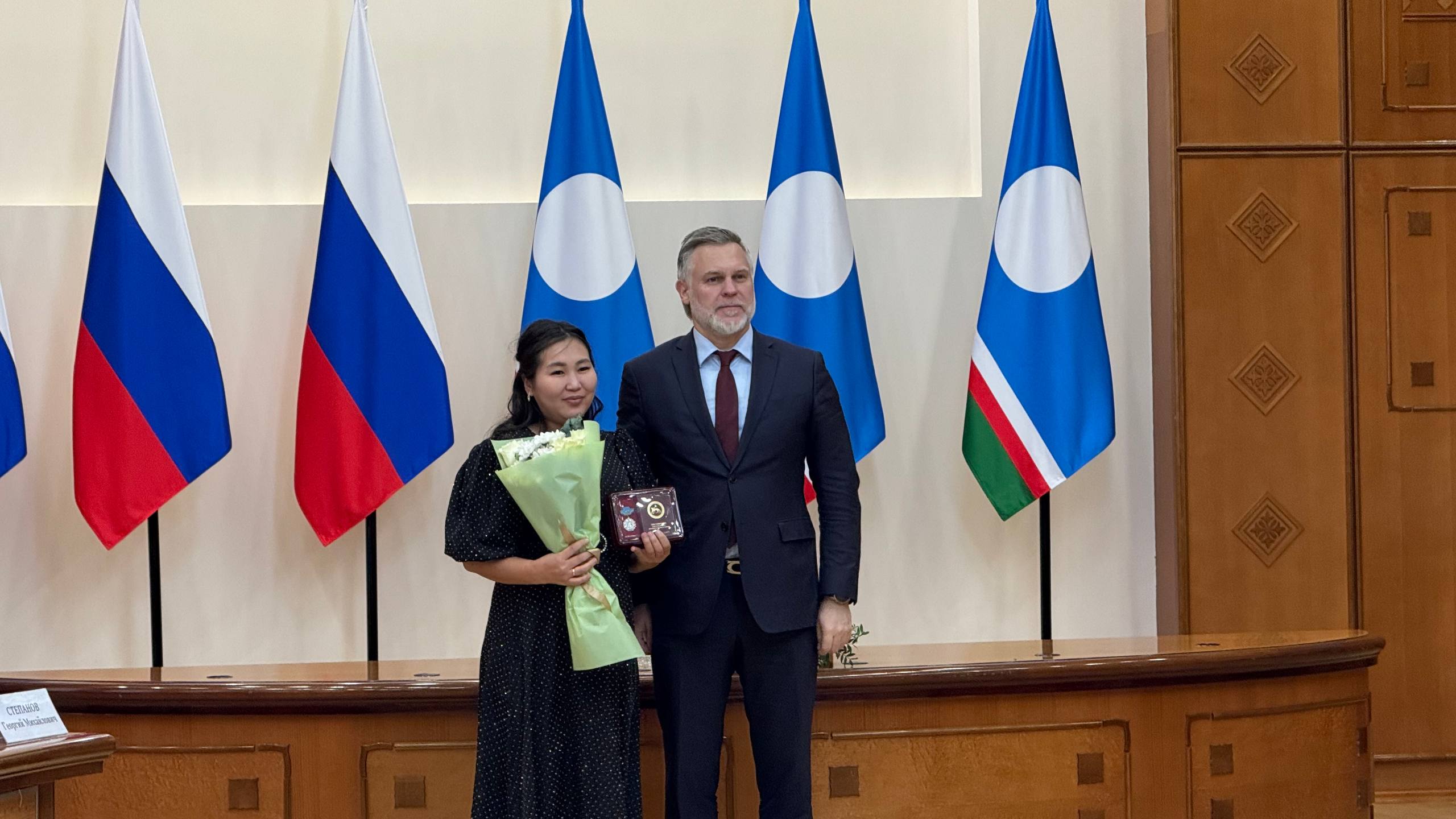 В Якутске торжественно вручили награды многодетным матерям Республики Саха (Якутия) в преддверии Дня матери В Якутске торжественно вручили награды многодетным матерям Республики Саха (Якутия) в преддверии Дня матери