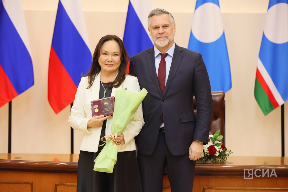 В Якутии вручили государственные награды многодетным матерям В Якутии вручили государственные награды многодетным матерям