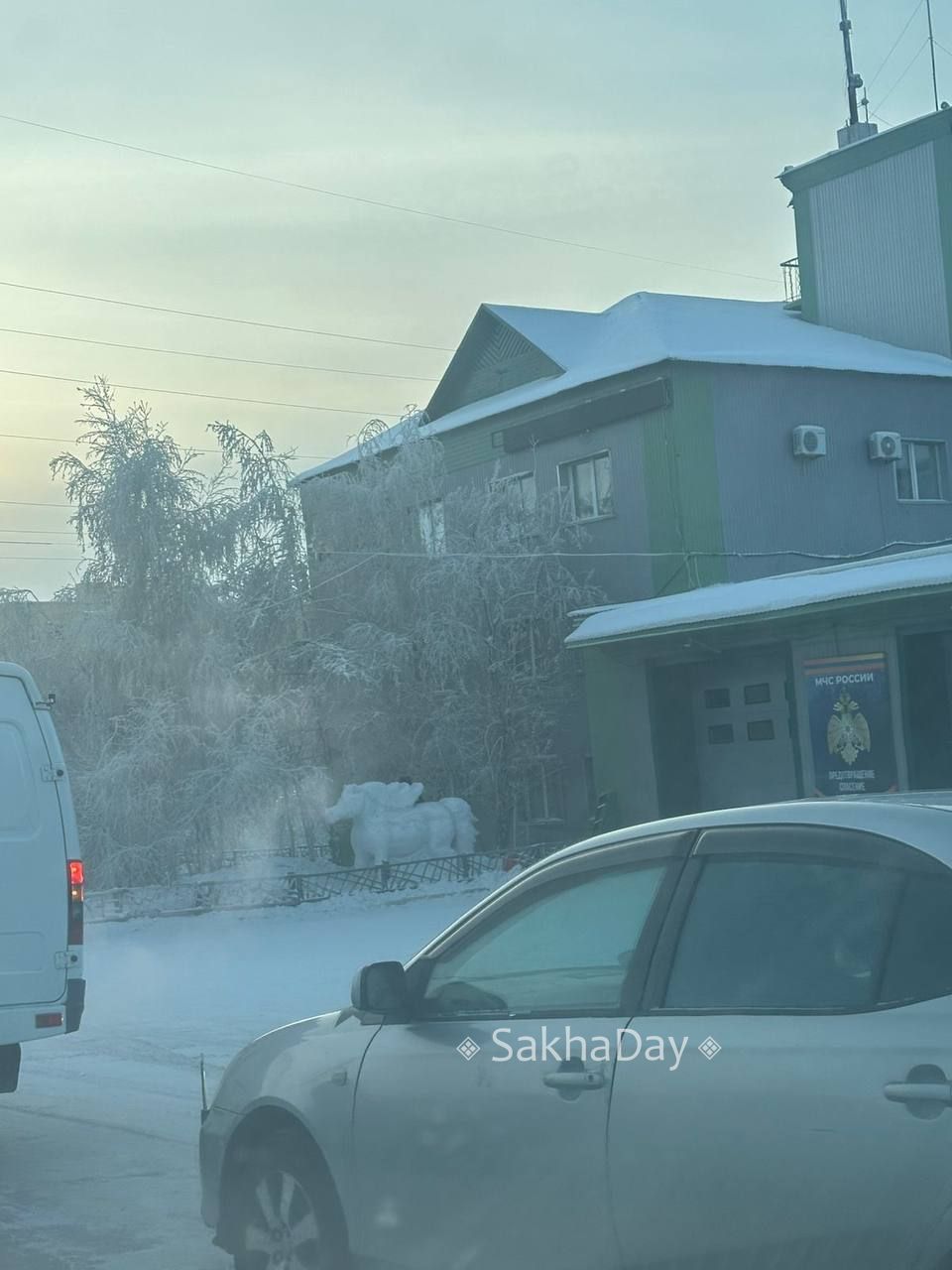 #пишут Каждый год делают прекрасные скульптуры возле пожарки на Дзержинского @sakhaday #пишут Каждый год делают прекрасные скульптуры возле пожарки на Дзержинского @sakhaday