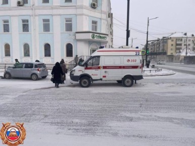 Иномарка столкнулась с каретой скорой медицинской помощи в Якутске