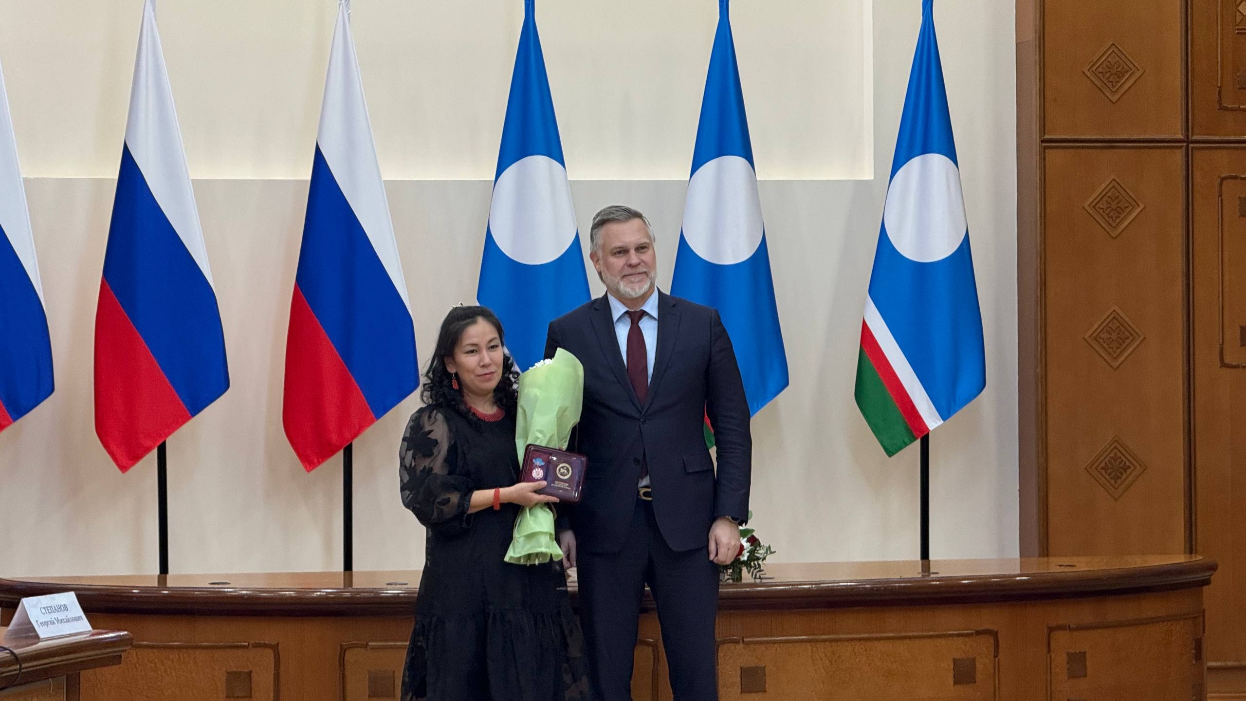 В Якутске торжественно вручили награды многодетным матерям Республики Саха (Якутия) в преддверии Дня матери В Якутске торжественно вручили награды многодетным матерям Республики Саха (Якутия) в преддверии Дня матери