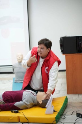 Соболева Ольга Вячеславовна секретарь УИК №11, работает филиал ГБ ПОУ РС(Я) ЯМК(У) им МН Жиркова библиотекарем