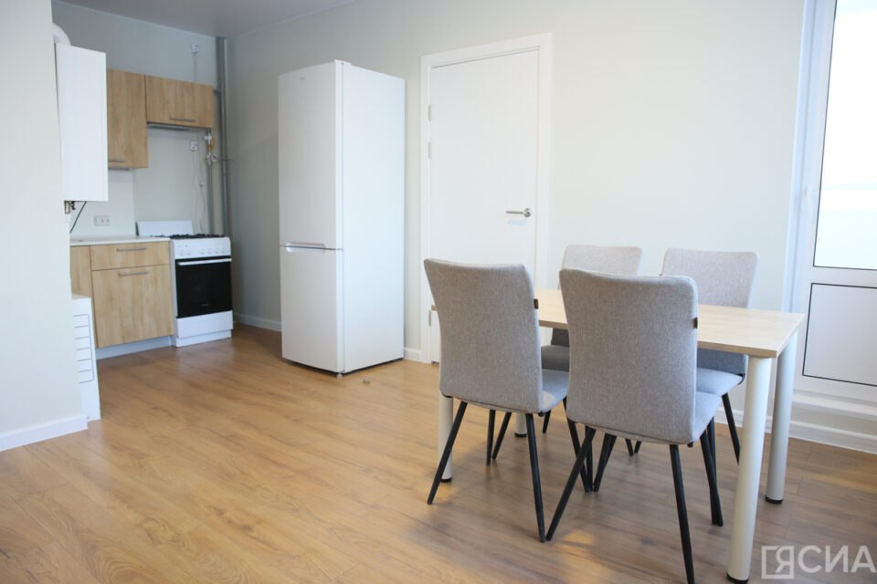 В Якутске специалистам передали ключи от доступного арендного жилья В Якутске специалистам передали ключи от доступного арендного жилья