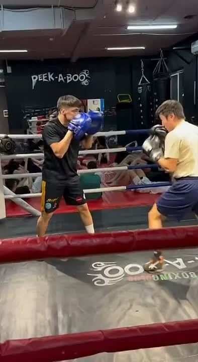 Зацените боксерскую технику Алексея Уваровского!