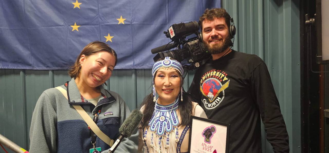 Якутская певица Саина стала триумфатором международного фестиваля-конкурса в Канаде Якутская певица Саина стала триумфатором международного фестиваля-конкурса в Канаде