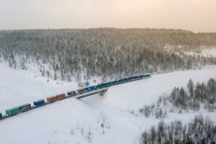 Первый зимний контейнерный поезд отправился в Якутию