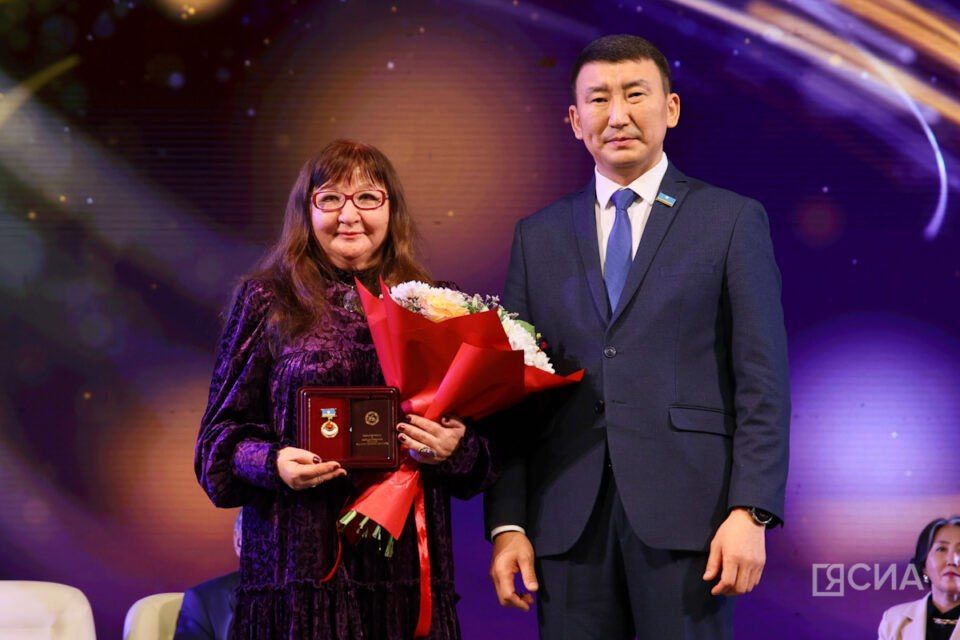 В Якутске отметили лучших поэтов и писателей республики В Якутске отметили лучших поэтов и писателей республики