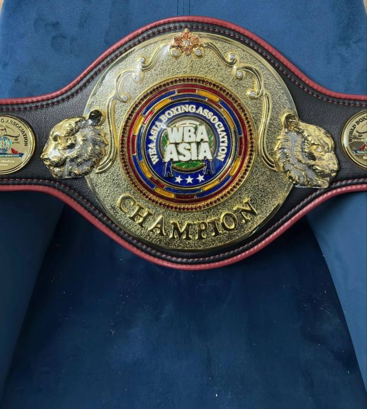 ЧТО РАЗЫГРАЮТ НА ТУРНИРЕ «ВЫЗОВ СЕВЕРА» Михаил Варламов и таец Физит Паочантуэк