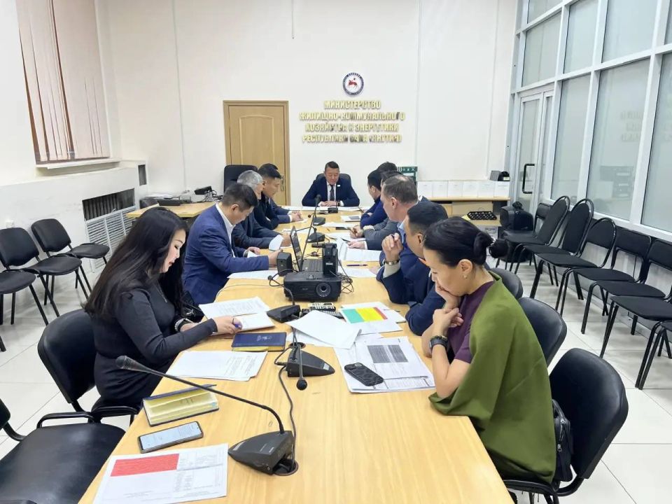 Министром жилищно-коммунального хозяйства и энергетики Республики Саха (Якутия) В.П. Емельяновым 28 ноября 2025 года с участием представителей муниципального района "Чурапчинский улус" во главе С.А. Саргыдаева, ГУП... Министром жилищно-коммунального хозяйства и энергетики Республики Саха (Якутия) В.П. Емельяновым 28 ноября 2025 года с участием представителей муниципального района "Чурапчинский улус" во главе С.А. Саргыдаева, ГУП...