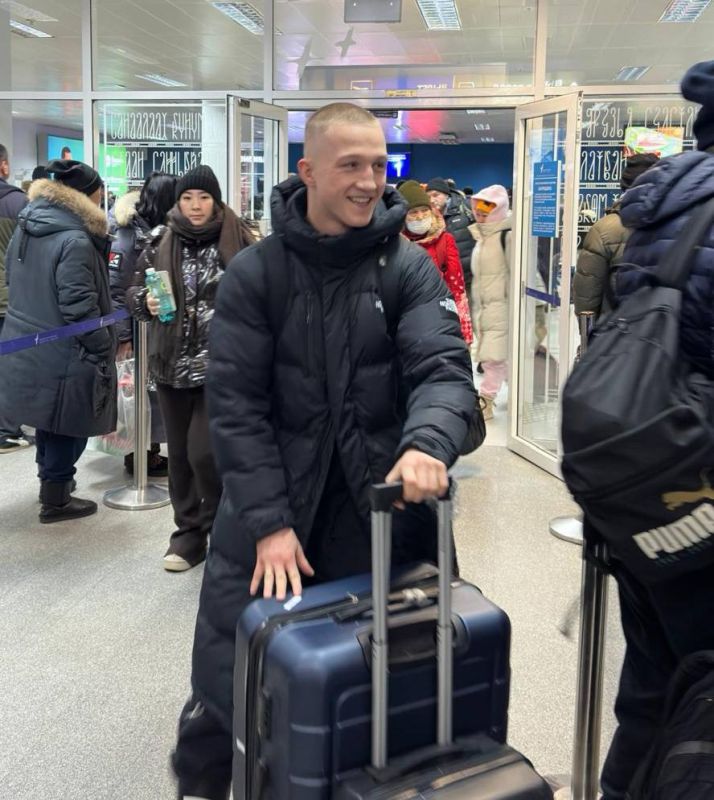 В Якутск продолжают съезжаться участники Вечера профессионального бокса «Вызов Севера» В Якутск продолжают съезжаться участники Вечера профессионального бокса «Вызов Севера»