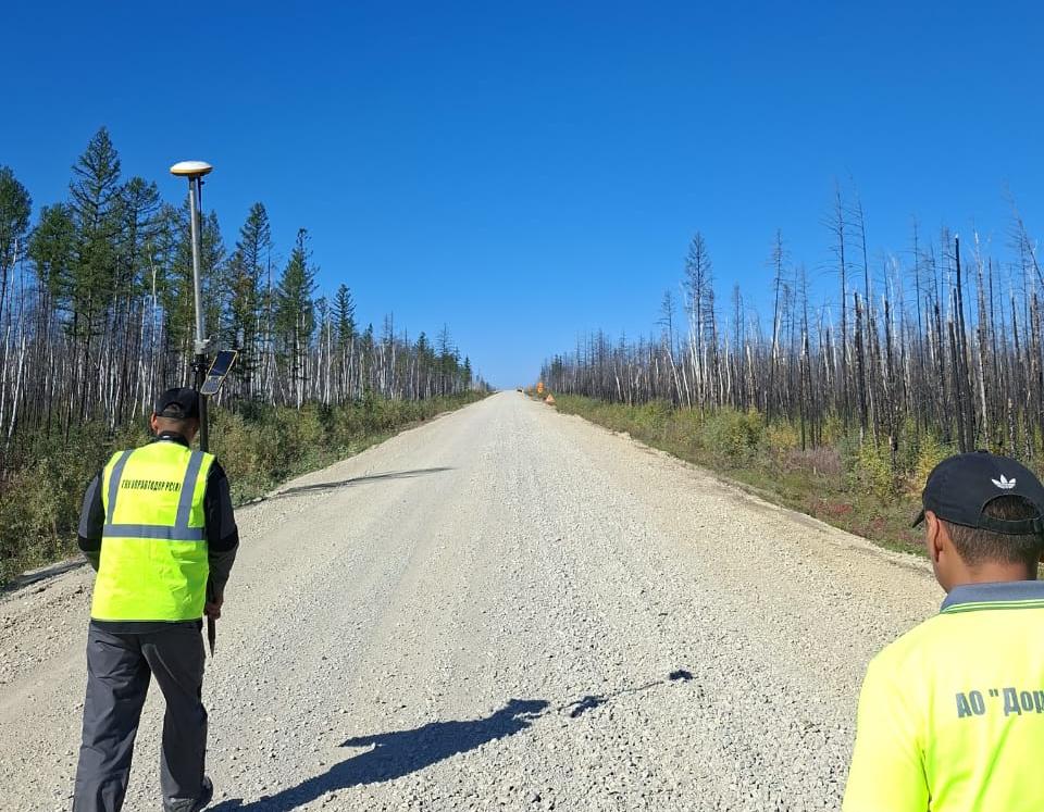 В Якутии обновили 96 км региональных автодорог В Якутии обновили 96 км региональных автодорог