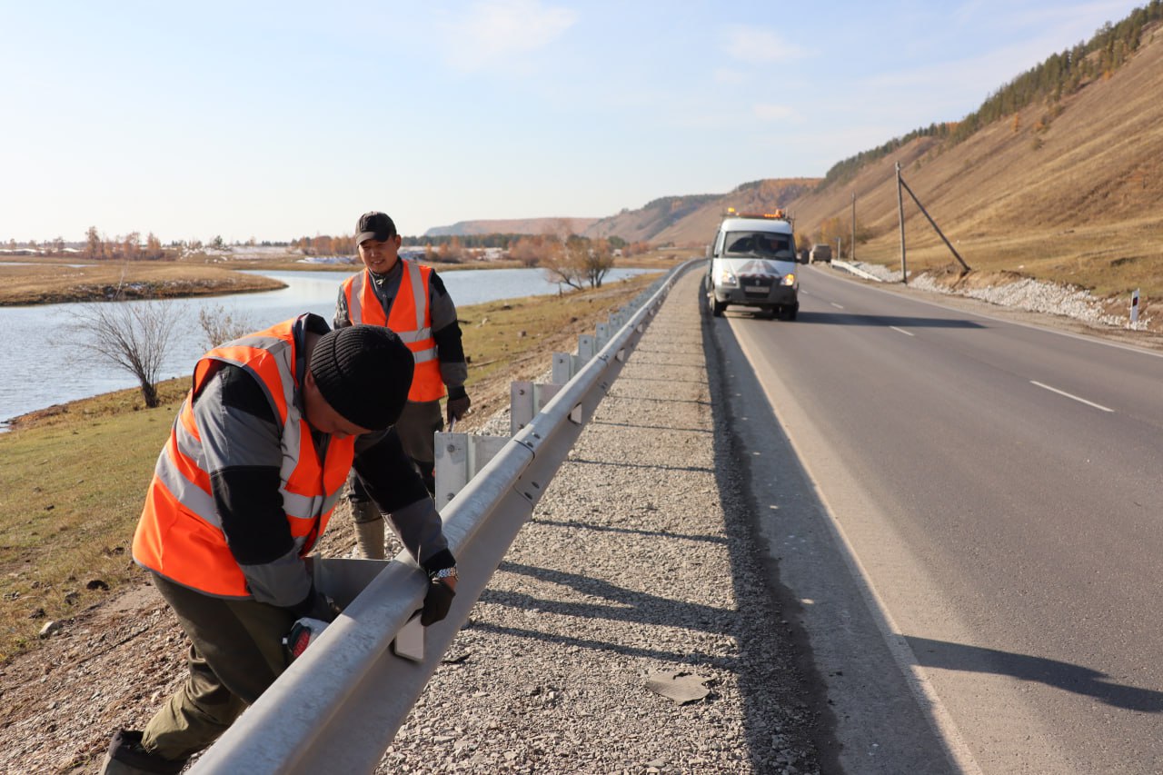 В Якутии обновили 96 км региональных автодорог В Якутии обновили 96 км региональных автодорог