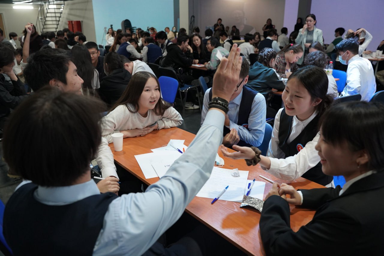 В Якутии начал работу форум добровольцев, оказывающих помощь участникам СВО и их семьям В Якутии начал работу форум добровольцев, оказывающих помощь участникам СВО и их семьям