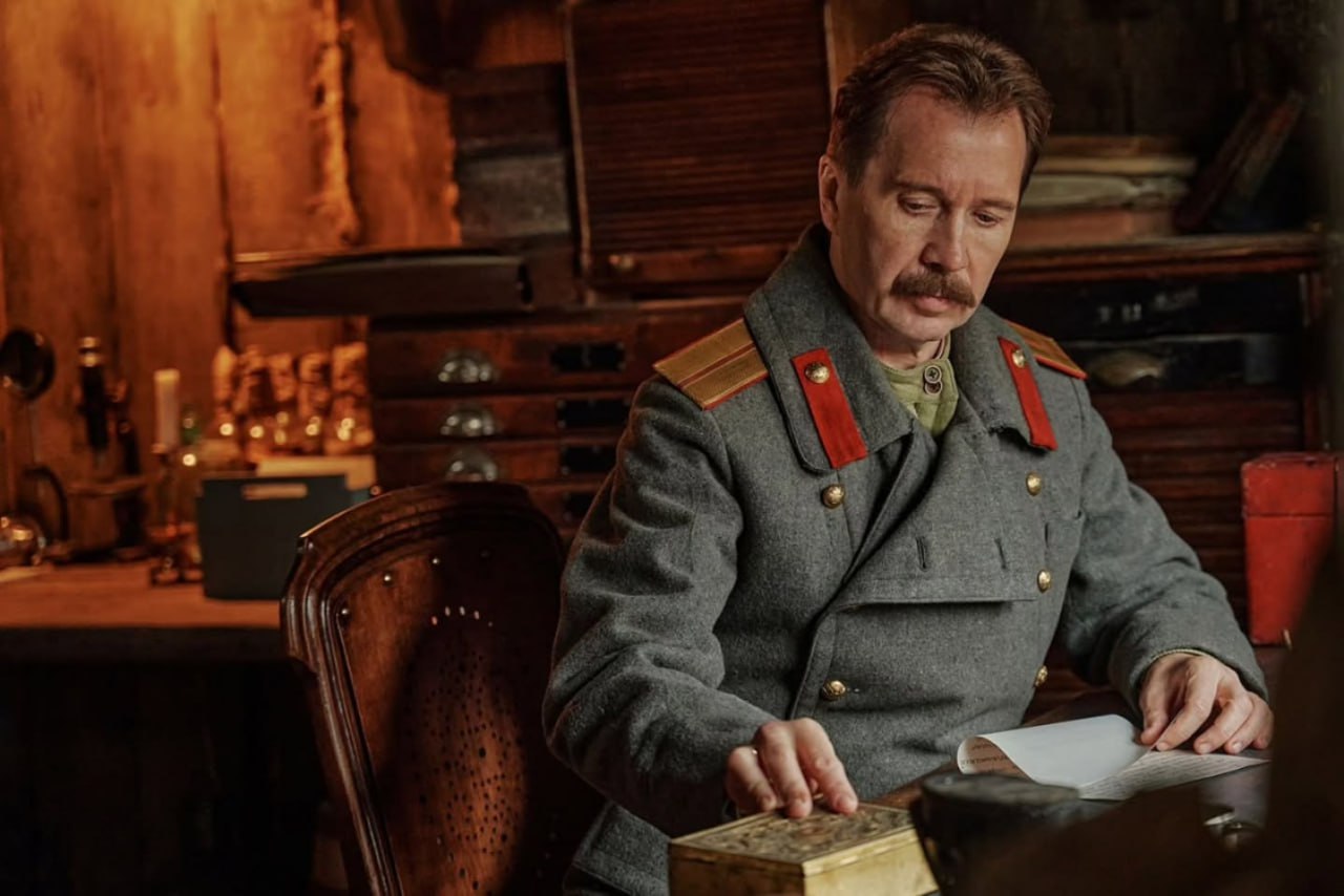 Фильм с участием Евгения Миронова и якутянки Милены Софроновой выйдет в 2026 году Фильм с участием Евгения Миронова и якутянки Милены Софроновой выйдет в 2026 году