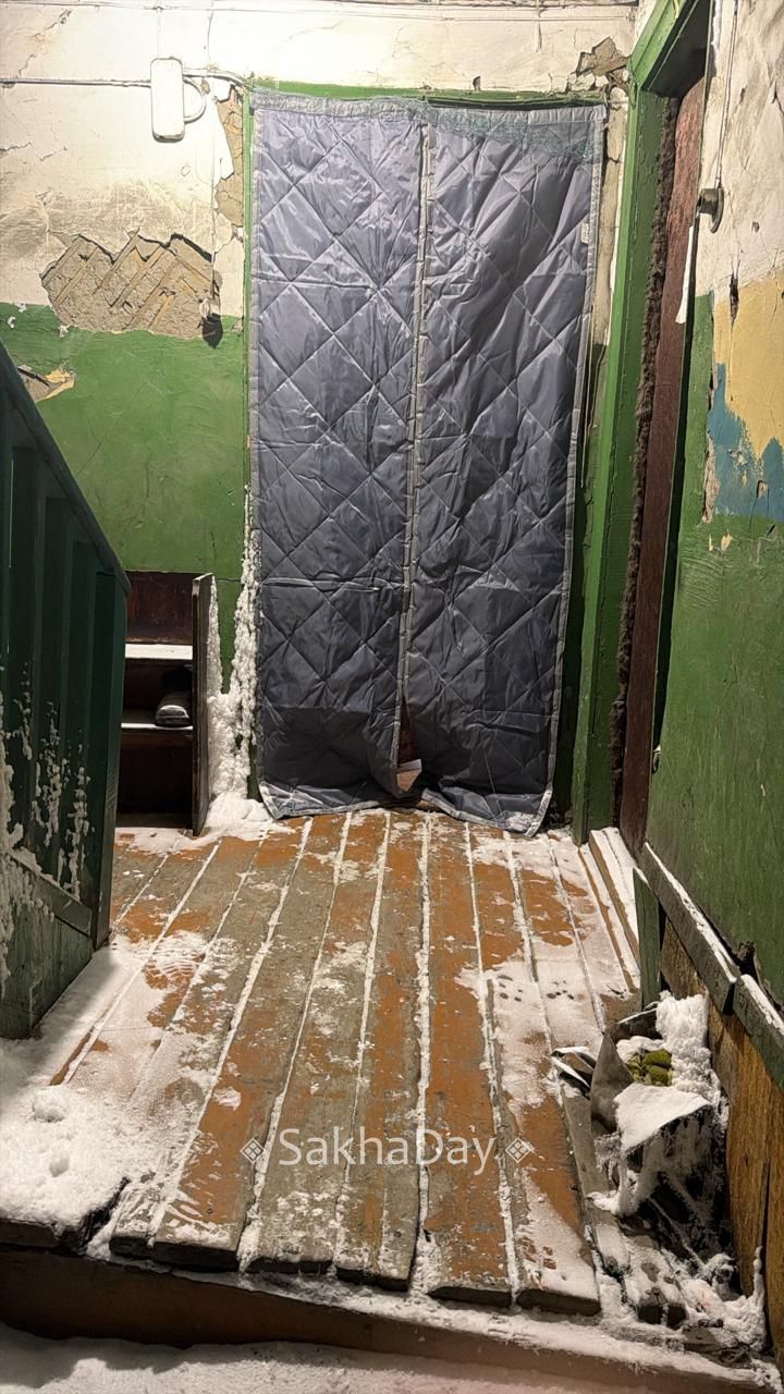 Жительница Батагая живёт в промерзшей квартире Жительница Батагая живёт в промерзшей квартире