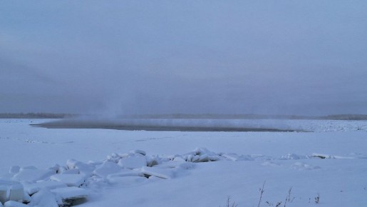 Не замерзает перекат на Алдане под Хандыгой