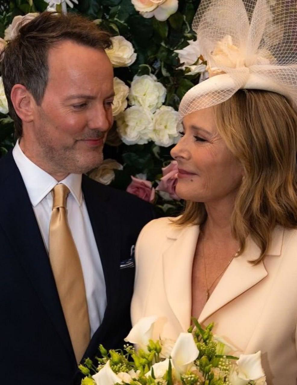 Звезда "Секса в большом городе" Ким Кэтролл-Саманта вышла замуж Звезда "Секса в большом городе" Ким Кэтролл-Саманта вышла замуж