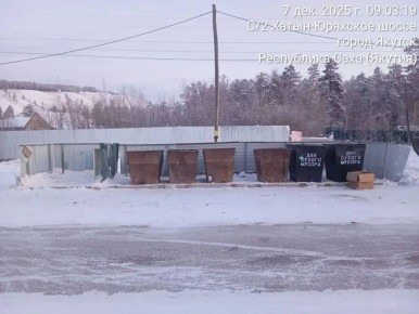 Муниципальными дворниками Управа Гагринского округа проводится ежедневная работа по уборке мусора на общественных санитарных точках, общественных пространствах и территории округа