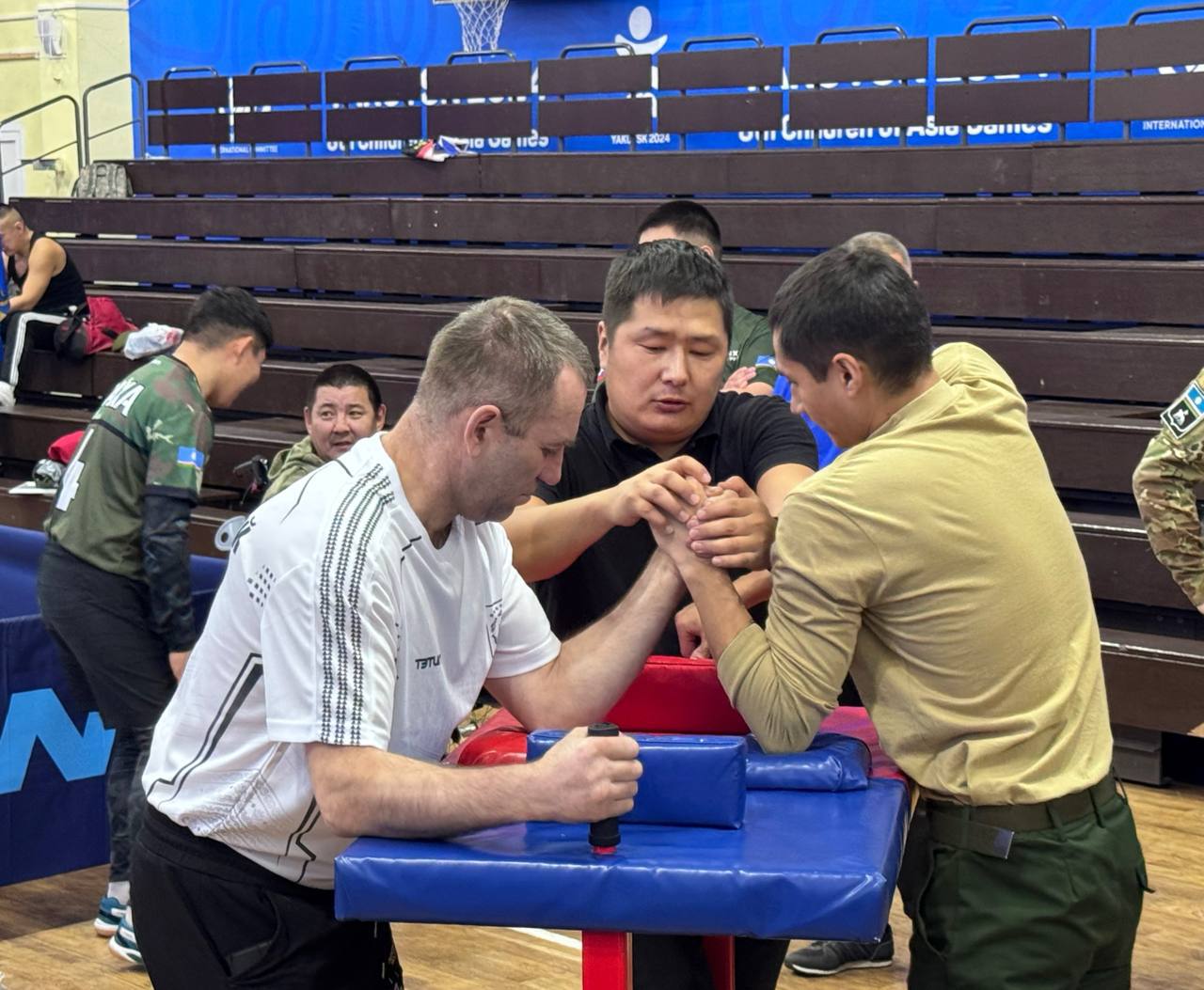 Айсен Николаев: В Якутии завершился III Республиканский Кубок защитников Отечества Айсен Николаев: В Якутии завершился III Республиканский Кубок защитников Отечества