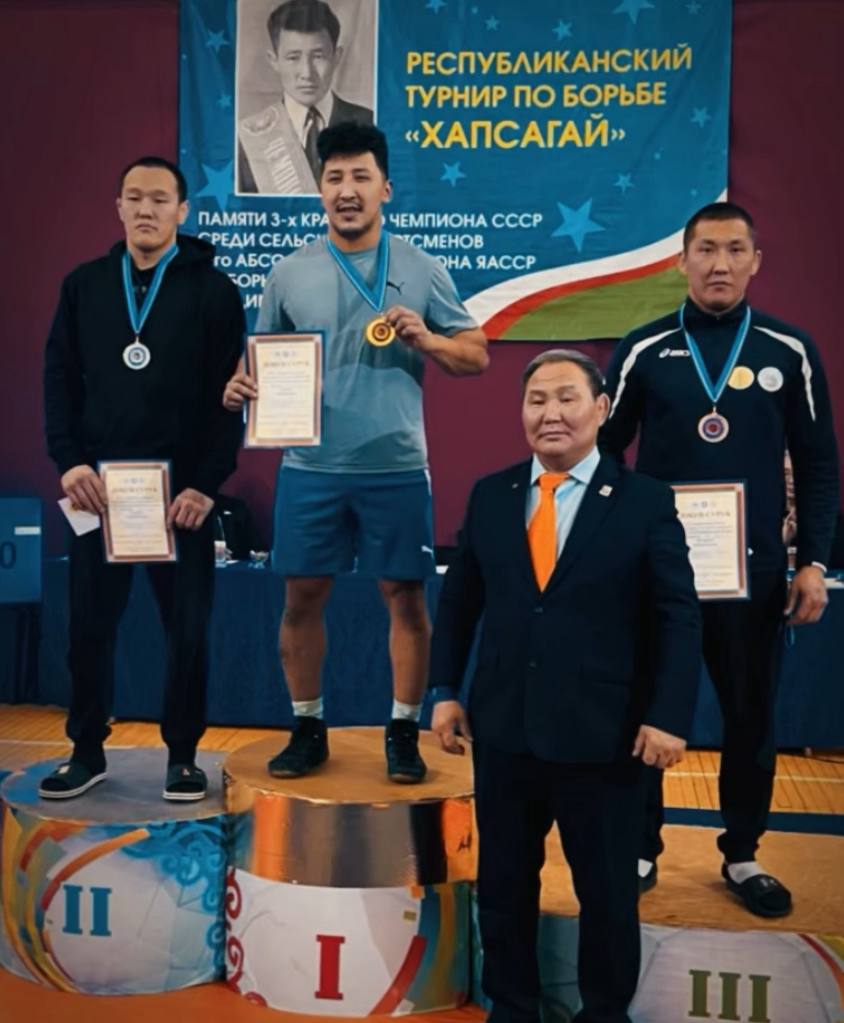 ПОБЕДИТЕЛИ И ПРИЗЕРЫ Республиканского турнира категории «А» по борьбе хапсагай памяти Владимира Андросова | Чычымах, 6-7 декабря ПОБЕДИТЕЛИ И ПРИЗЕРЫ Республиканского турнира категории «А» по борьбе хапсагай памяти Владимира Андросова | Чычымах, 6-7 декабря