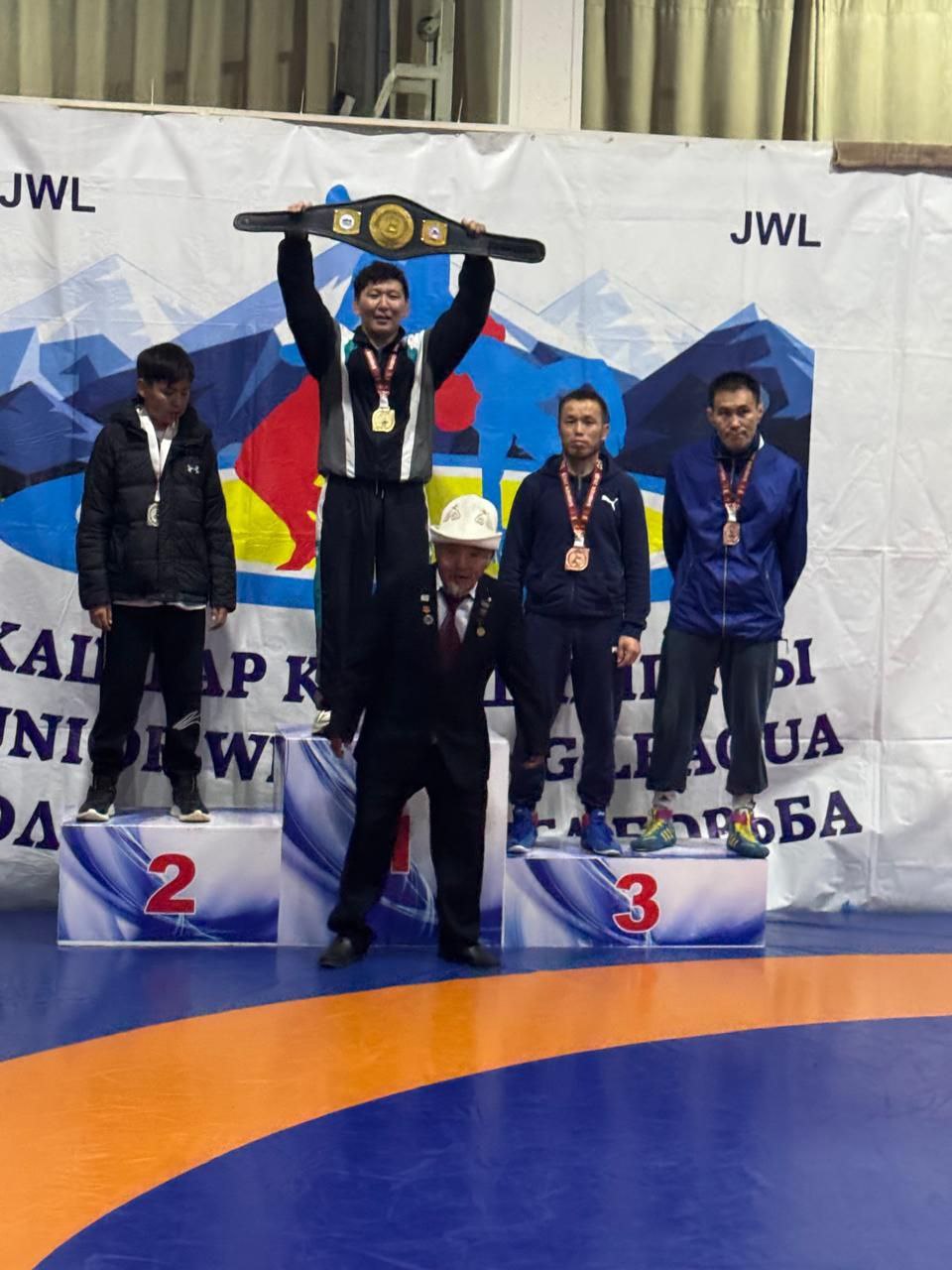 Возвращение. Якутский борец Михаил Захаров завоевал золото международного турнира