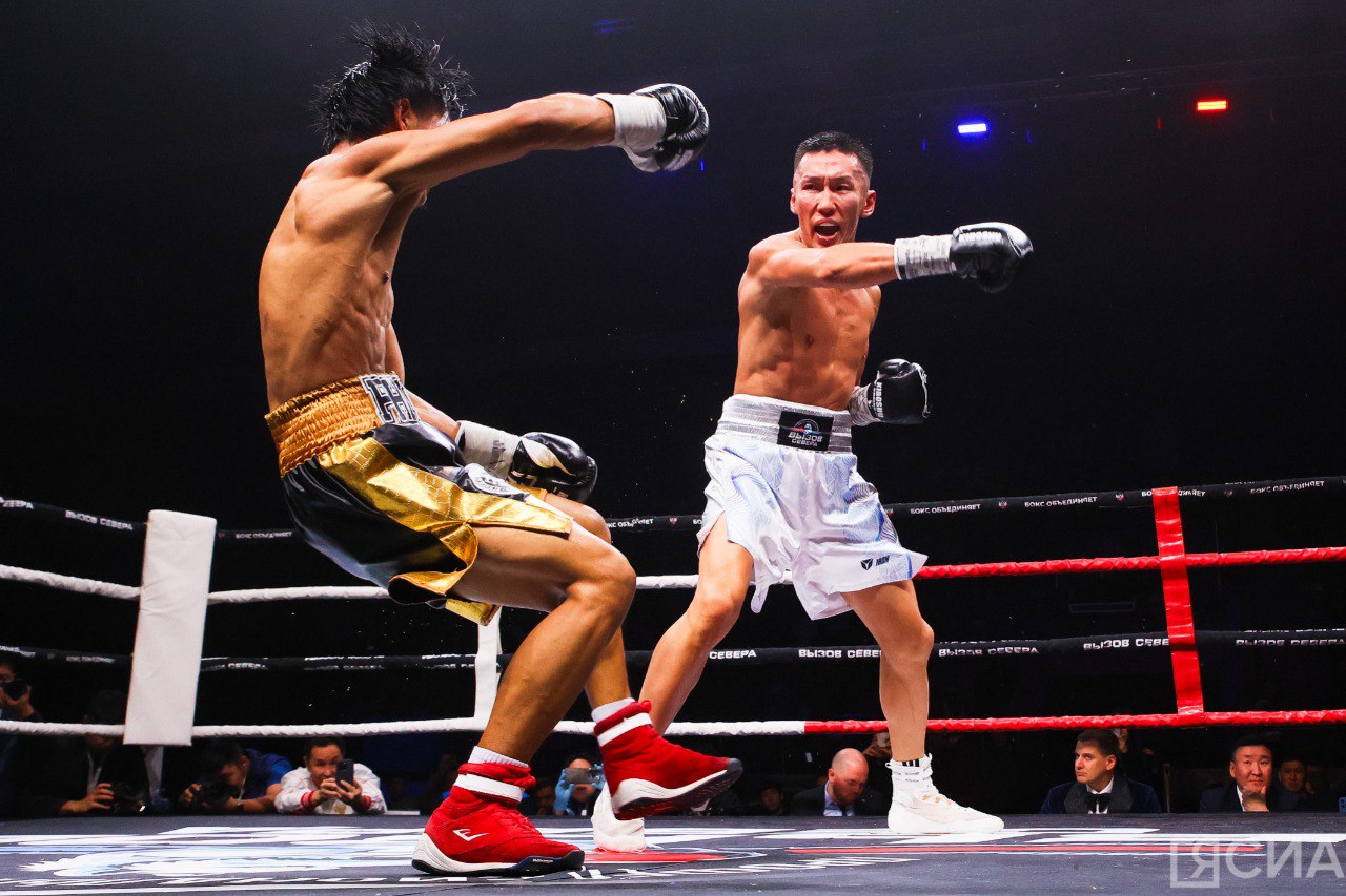 6 декабря в Якутске прошел III турнир профессионального бокса "Вызов Севера", который завершился триумфальной победой якутских бойцов 6 декабря в Якутске прошел III турнир профессионального бокса "Вызов Севера", который завершился триумфальной победой якутских бойцов