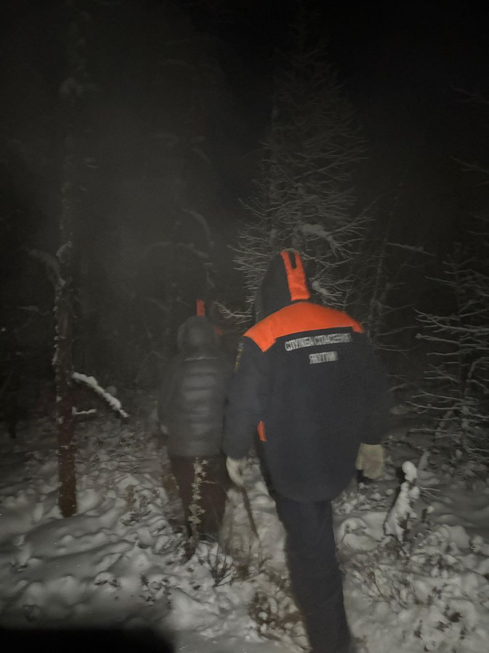 Двоих потерявшихся нашли на Вилюйском тракте в 30-градусный мороз Двоих потерявшихся нашли на Вилюйском тракте в 30-градусный мороз