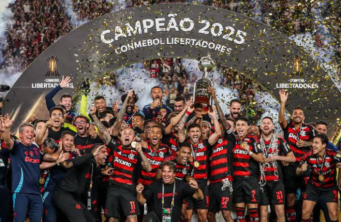 Пламенными поздравления футбольному клубу "Фламенго", который стал первой бразильской командой, выигравшей Лигу Чемпионов Южной Америки - Кубок Либертадорес четыре раза! inDrive гордится тем, что является официальным...