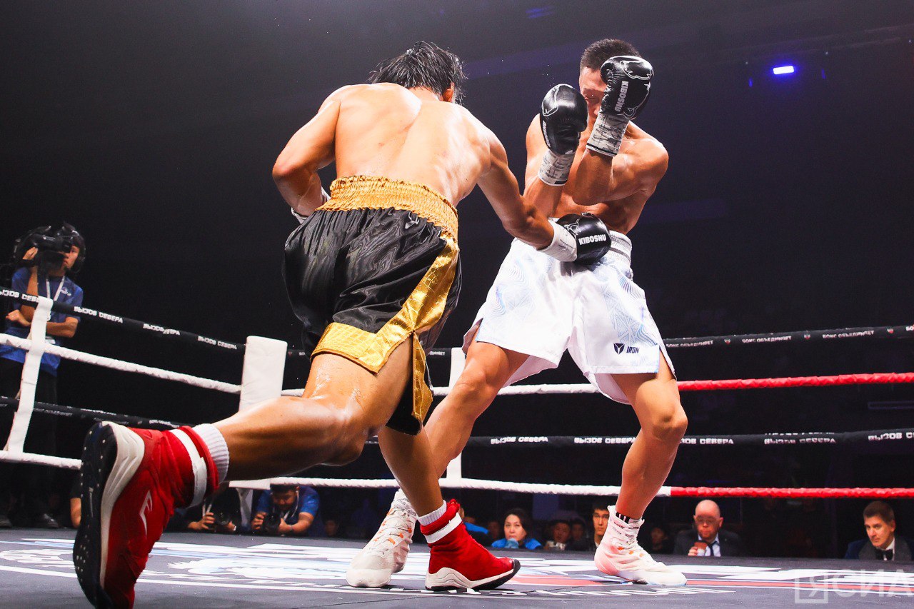 6 декабря в Якутске прошел III турнир профессионального бокса "Вызов Севера", который завершился триумфальной победой якутских бойцов 6 декабря в Якутске прошел III турнир профессионального бокса "Вызов Севера", который завершился триумфальной победой якутских бойцов